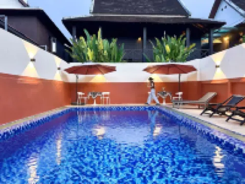Little Friendly Hotel With Pool (Luang Prabang Old Town-Center Near night market） โรงแรมใกล้สำนักงานตรวจคนเข้าเมือง