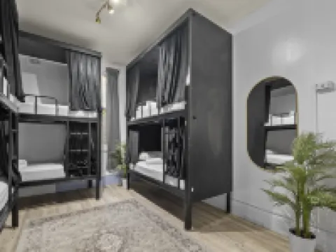 Azzurro Pod Hotel Darling Harbour- Near ICC Hotels in Pyrmont