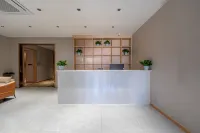 Minghu Shangpin Hotel (Jinan Daming Lake Chaoran Tower)
