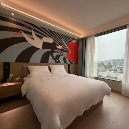 Junyi Chain Hotel (Sanjiang Drum Tower Duoye Plaza)
