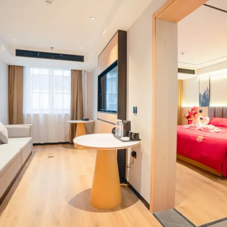 GreenTree Inn Express Hotel (Lingbi Luohe East Road Lady Shopping Plaza)