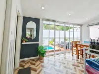 Canary Pool Villa Bangsaen