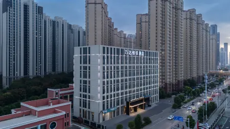 Wuhan Baishazhou Avenue Wanda Yuehua Hotel Отели рядом с достопримечательностью «Hubei University of Traditional Chinese Medicine»