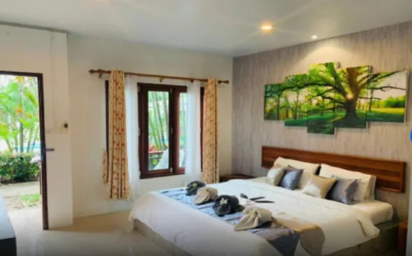 ห้องซูพีเรีย, วิวสระว่ายน้ำ