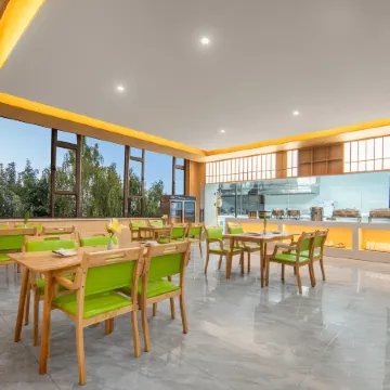 Dragon Cat Spirit Hotel (Wensu Aksu Hongqipo Airport Branch)