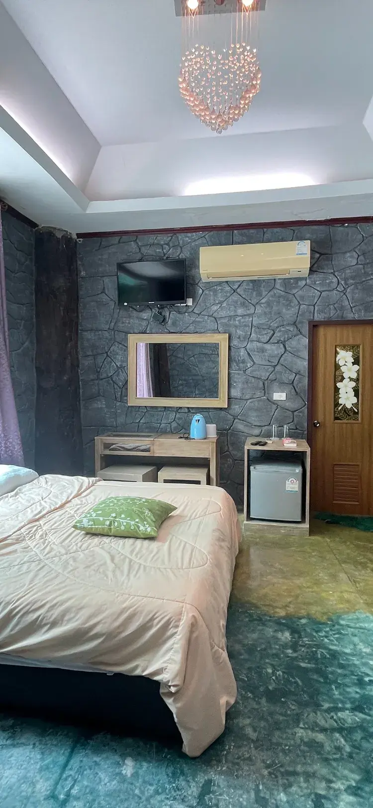 ห้องซูพีเรียร์ เตียงใหญ่ 1 เตียง