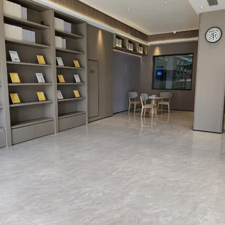 Hunchun Mingjia Hotel (Hunchun Shopping Center Seafood Street)