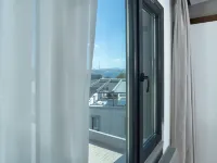 Center Hill Hotel Hotels near Arasta Bazaar