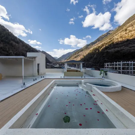 Liman Private Hot Spring Chinese Inn (Li Xiaolu)