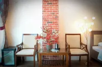 Anh Hong Hotel - parking