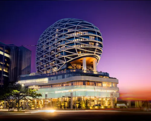 Jhl Solitaire Gading Serpong Hotels near Benteng Stadium