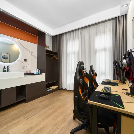 Ant · Lightyear E-Sports Hotel (Bengbu Yintai Wanda)