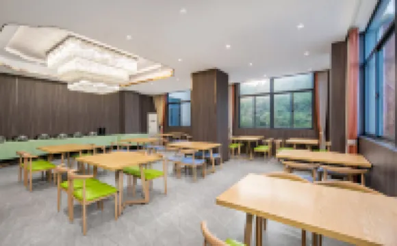 Yunju Hotel (Chizhou Shitai Branch)