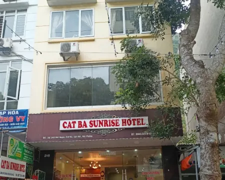 Catba Sunrise Hotel Hôtels à : Cát Hải