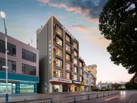 Dingyu Coast Hotel Hotels near Caicun