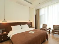 Yuying Pavilion - Designer Homestay (Weishan Ancient Town Branch) فنادق في ويشان