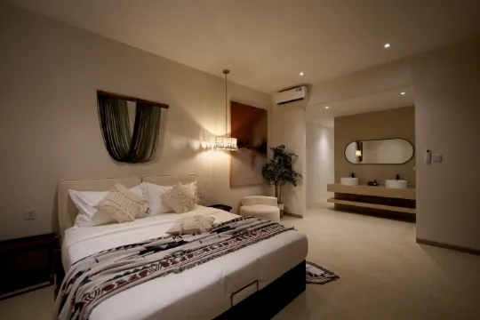 Mediterranean 5-Bed Pool Villa