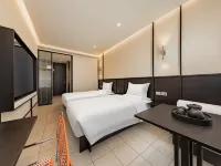 Luyin Boson Hotel (Suning Plaza Ahldin Botanical Garden) Hotels in Baotou