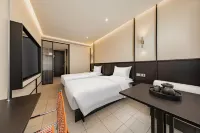Luyin Boson Hotel (Suning Plaza Ahldin Botanical Garden)