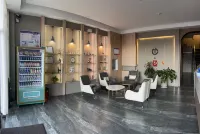 Luming Light Luxury Hotel - 2-Star