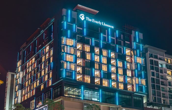 The Everly Lhesson Kuching