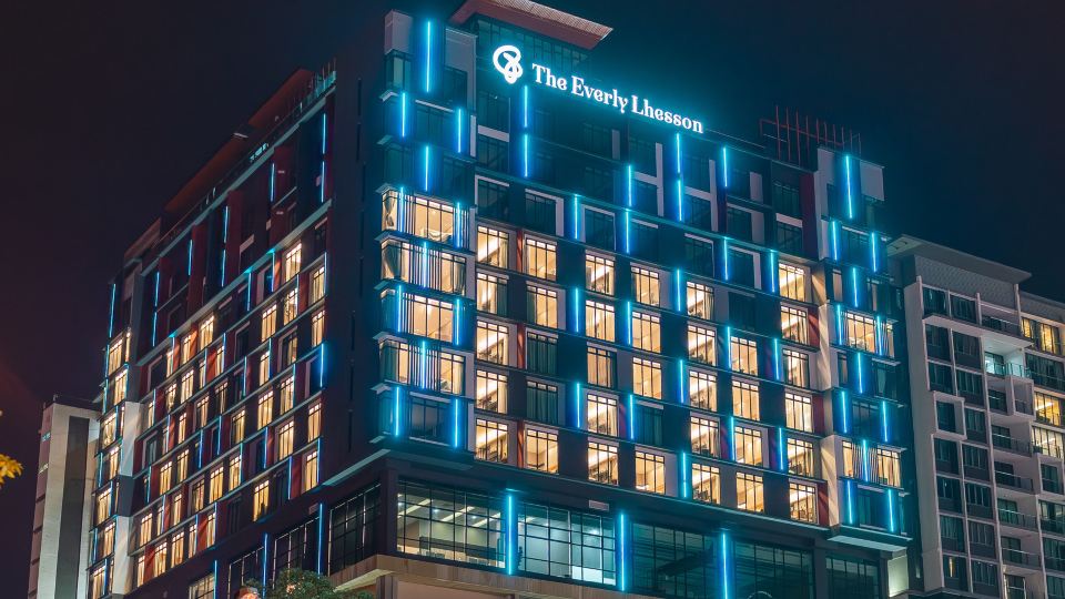 The Everly Lhesson Kuching