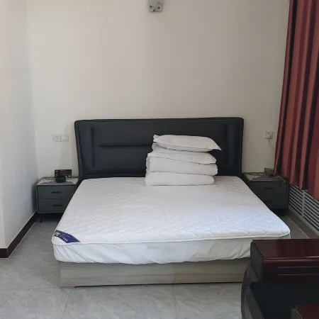 Jianping County Kalaqin Town Qinyuanchun Hotel