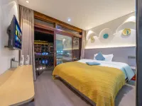 PhoenixLazyCatLinjianglnn - Inns