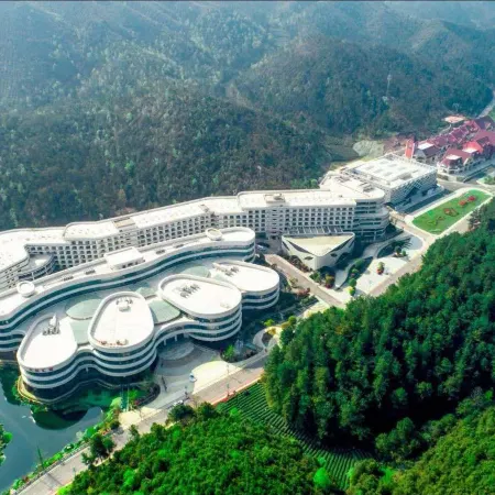 Huishui Bainiaohe Intelligent Holiday Hotel