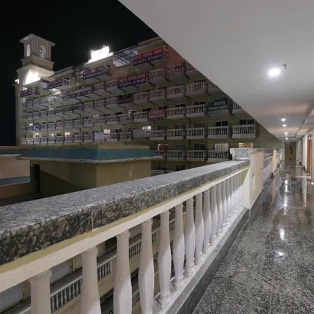 Hotel Lotus Paradise