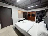 Gather Inn Hotels near Komtar Complex