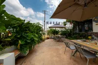 Suiyun Zizai Homestay - غرفة مطلة على الجبل