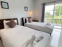 Happy Room - Airport Chiangrai Hotels near At Waterside