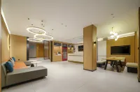 City Express Hotel (Mangshi Xingchang Commercial Plaza) - parking