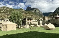 Daocheng Jingyang Hotel