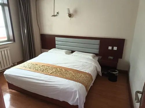 Jinlize Hotel (Baicheng Railway Station) - 2 tähden