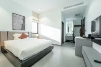 Lé Blend Residence - Pools