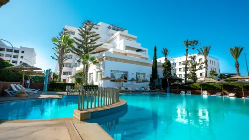 Intouriste Hôtel & Suites - Bãi biển