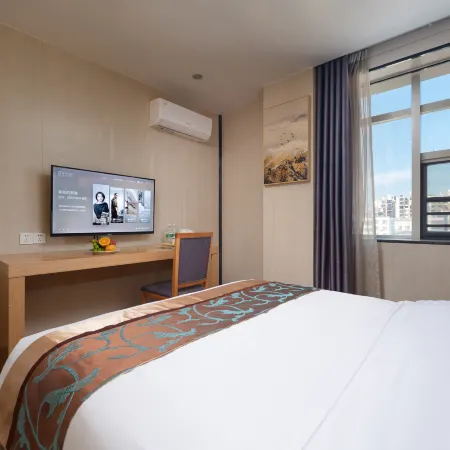 Yizhe Taixin Hotel (Long'an Bus Station)