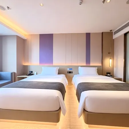 KDworld Hotel (Guigangke World High Speed Rail Station Store)