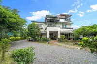 Leisure Hostel - Nhà nghỉ