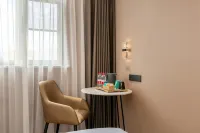 White Magnolia Hotel (Luoyang Xiaojie Tianfu Wangcheng Park Subway Station Branch) - 3-Star