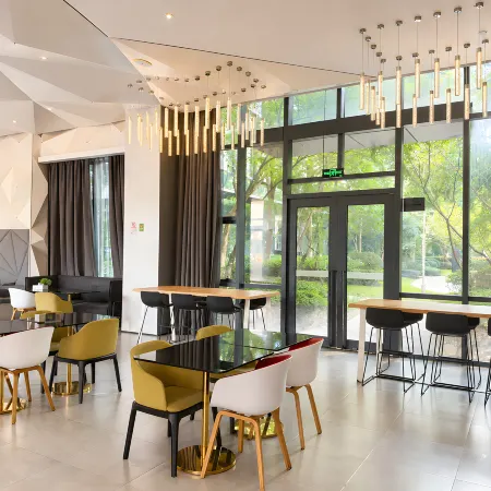 ReMai X Esports Hotel (East Yintai · Ningbo International Expo Center)