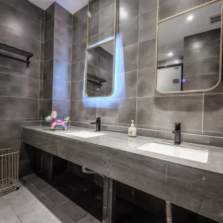 Meisu • Flower Hot Spring Hotel (Wuhu Pedestrian Street Binjiang Branch)