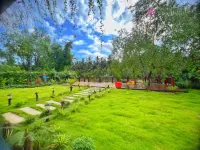 Kampot Tropical Village Hotels near Phnum Bokor National Park