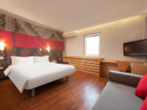 Ibis Hotel (Beijing Sanlitun East Bridge) Hotels near Beijing Chenjingyu Middle School (East Bridge High-Central)