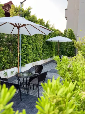 Golden Nest Hotel Отели рядом с достопримечательностью «KMITL Stadium»