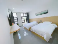 Hunchun 100 yuan hotel Hotels in Qichun