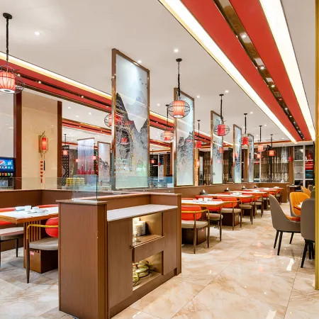 Vienna International Hotel (Baoshan High-speed Railway Station Wuyue Plaza)