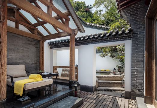 1. 화칭 팰리스 리..